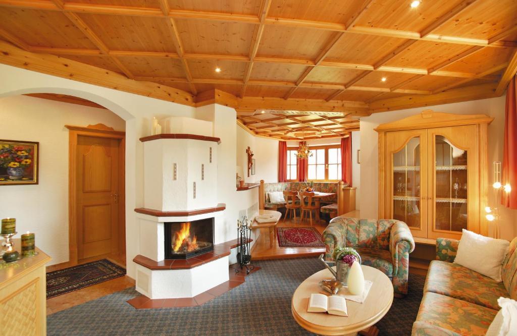 Landhaus Kostenzer Mit Sauna フューゲン 部屋 写真