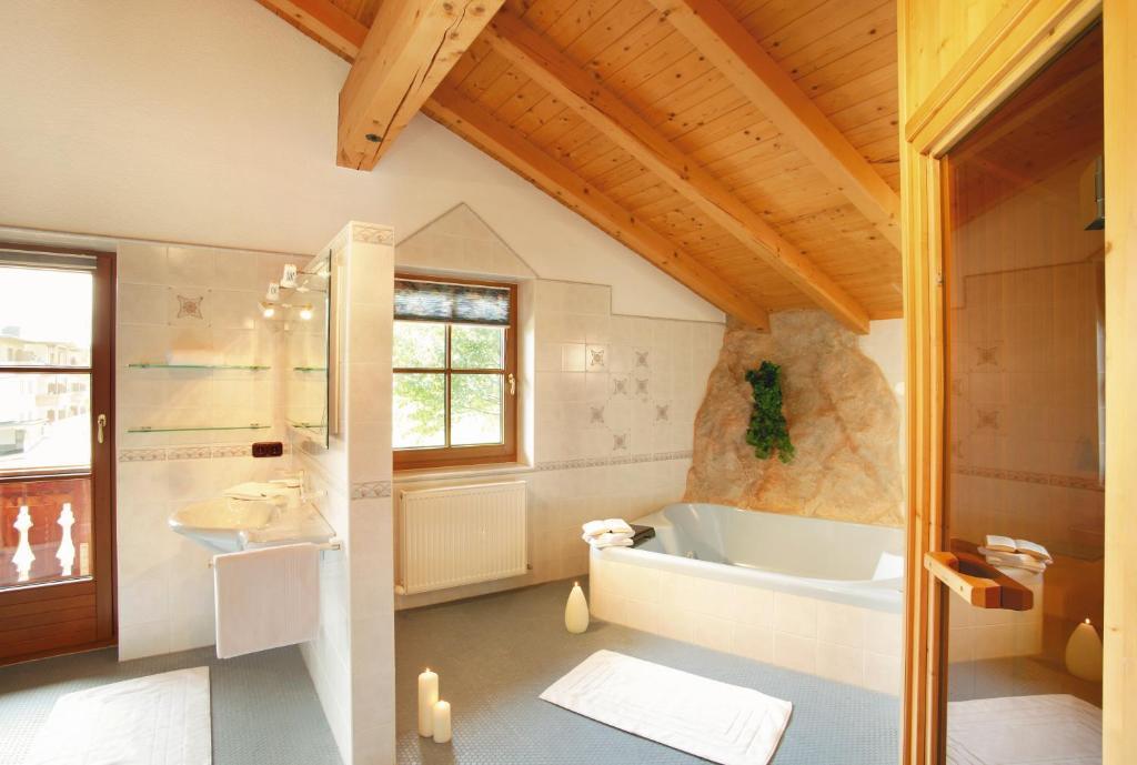 Landhaus Kostenzer Mit Sauna フューゲン 部屋 写真