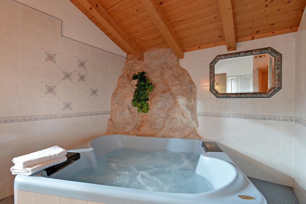 Landhaus Kostenzer Mit Sauna フューゲン エクステリア 写真